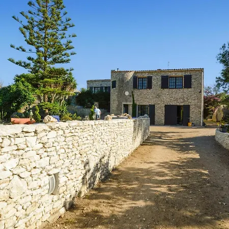 Amazing In Caldarello Apartment